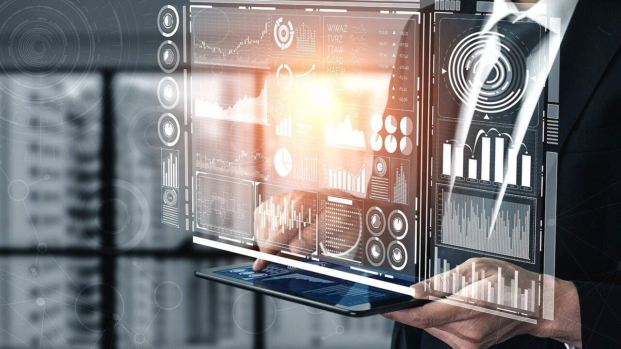 AIサービスのデータを比較検討しているビジネスパーソン