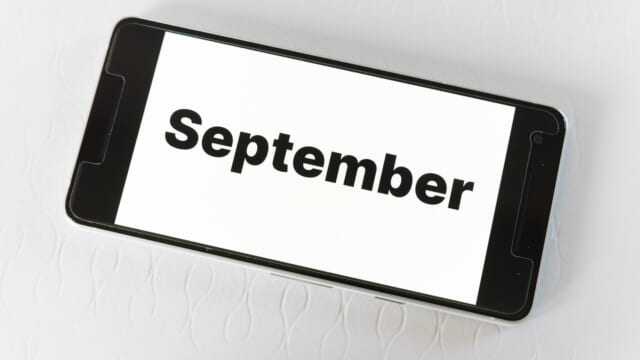 「September」と表示されたスマートフォンの画面